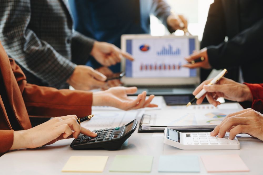 Role of Insolvency in Economic Cycles